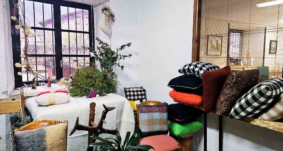 spain landscape escaray scarf