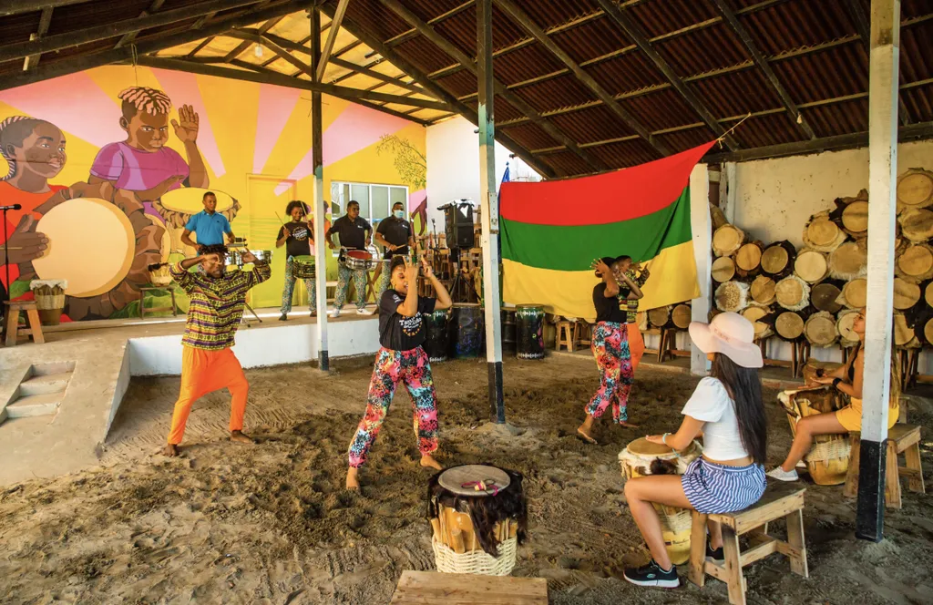 Drum workshop and dancing experience in San Basilio de Palenque