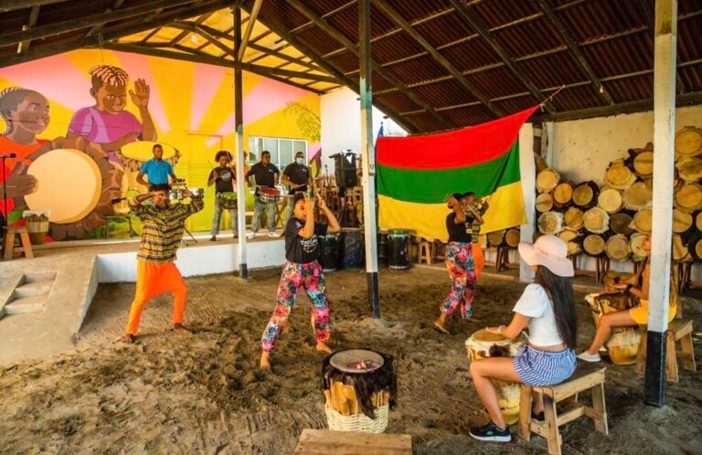 Drum workshop and dancing experience in San Basilio de Palenque